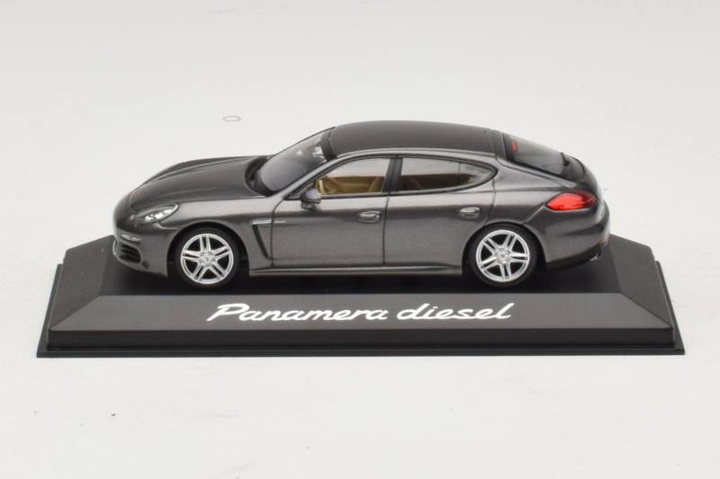 Porsche Panamera 970 Diesel Grey Metallic Minichamps 1:43 WAP0202300E Diecast