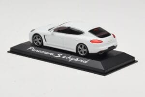Porsche Panamera 970 S e-Hybrid White Minichamps 1:43 WAP0207200E Diecast - image 3 of 3