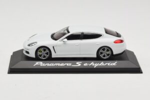 Porsche Panamera 970 S e-Hybrid White Minichamps 1:43 WAP0207200E Diecast