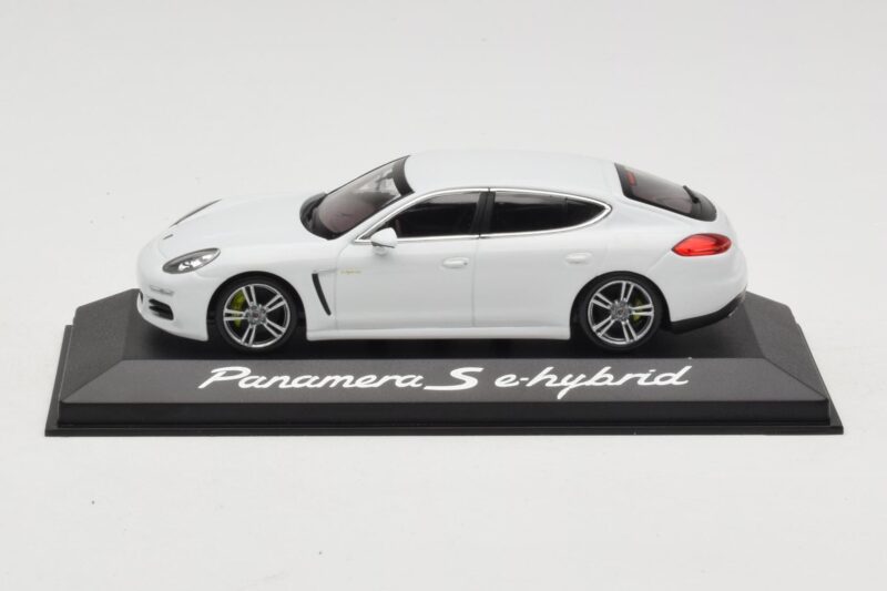 Porsche Panamera 970 S e-Hybrid White Minichamps 1:43 WAP0207200E Diecast