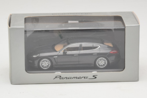 Porsche Panamera 970 S Grey Metallic Minichamps 1:43 WAP02000219 Diecast - image 4 of 4