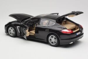 Porsche Panamera Turbo 970 Black Maisto 1:18 36197 Diecast - image 5 of 8