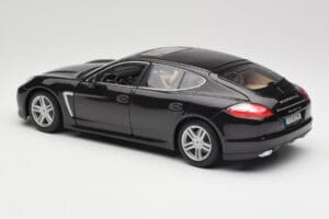 Porsche Panamera Turbo 970 Black Maisto 1:18 36197 Diecast - image 7 of 8