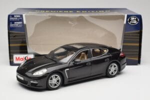 Porsche Panamera Turbo 970 Black Maisto 1:18 36197 Diecast - image 8 of 8