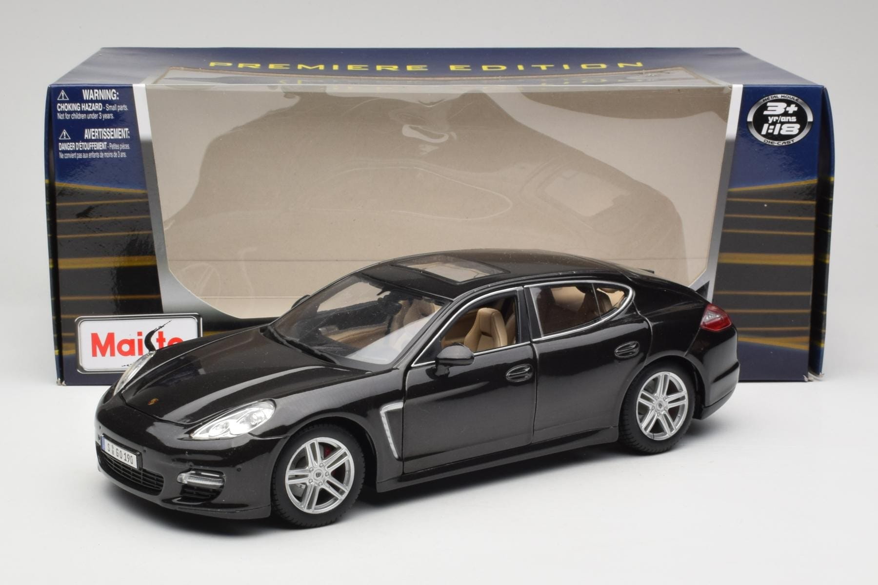 1/18 PORSCHE Panamera 4S 2009 ブラック porsche-panamera-turbo-970-