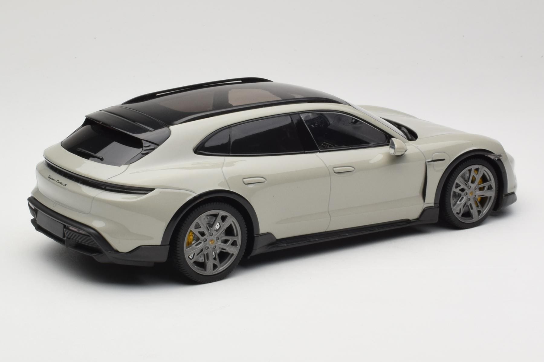 Porsche Taycan Cross Turismo Turbo S Chalk Grey Minichamps 1:18