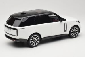 Land Rover Range Rover L460 P530 Autobiography Fuji White GT Spirit 1:18 GT533 Resin - image 2 of 6