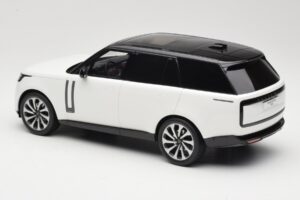Land Rover Range Rover L460 P530 Autobiography Fuji White GT Spirit 1:18 GT533 Resin - image 5 of 6