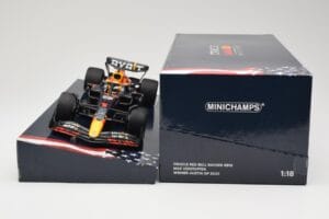 Red Bull Racing RB18 #1 M. Verstappen Winner Austin GP 2022 Minichamps 1:18 113222901 Diecast - image 6 of 6