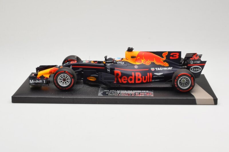 Red Bull Racing Tag Heuer RB13 #3 D. Ricciardo 3rd Place Malaysian GP 2017 Minichamps 1:18 Red Bull Racing Tag Heuer RB13 #3 D. Ricciardo 3rd Place Malaysian GP 2017 Minichamps 1:18 117171503 Diecast