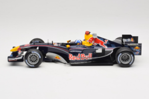 Red Bull RB1 Cosworth #14 D. Coulthard Red Bull Racing Showcar 2005 Minichamps 1:18 100050084 Diecast - image 3 of 7