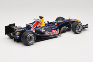 Red Bull RB1 Cosworth #15 C. Klien Red Bull Racing Showcar 2005 Minichamps 1:18 100050085 Diecast - image 2 of 7
