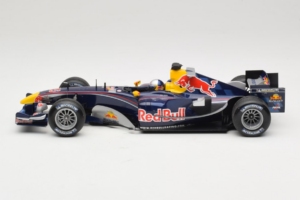 Red Bull RB1 Cosworth #15 C. Klien Red Bull Racing Showcar 2005 Minichamps 1:18 100050085 Diecast - image 3 of 7