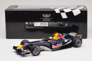 Red Bull RB1 Cosworth #15 C. Klien Red Bull Racing Showcar 2005 Minichamps 1:18 100050085 Diecast - image 6 of 7
