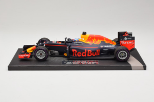 Red Bull RB12 Tag Heuer #3 D. Ricciardo Red Bull Racing 1st Pole Monaco Grand Prix 2016 Minichamps 1:18 117160103 Resin