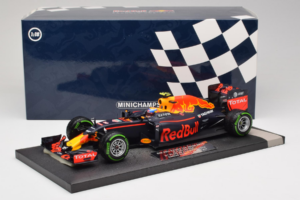 Red Bull RB12 Tag Heuer #33 M. Verstappen Red Bull Racing Showcar 2016 Minichamps 1:18 117161233 Resin - image 7 of 7