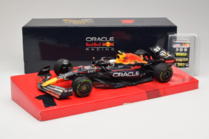 Red Bull RB18 #1 M. Verstappen Oracle Red Bull Racing Japanese Grand Prix Winner World Champion 2022 Minichamps 1:18 11322280 - image 7 of 7