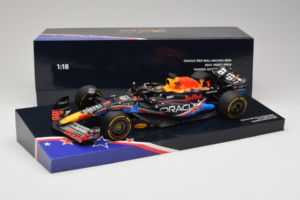 Red Bull RB19 #1 M. Verstappen Oracle Red Bull Racing United States Grand Prix Winner World Champion 2023 Minichamps 1:18 113 - image 7 of 7