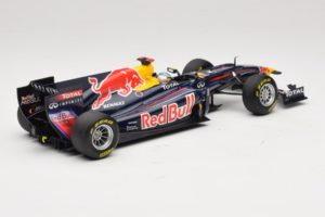 Red Bull RB7 Renault #1 S. Vettel Red Bull Racing Showcar 2011 Minichamps 1:18 110110071-1 Diecast - image 2 of 7