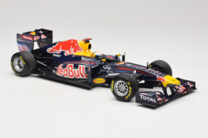 Red Bull RB7 Renault #1 S. Vettel Red Bull Racing World Champion 2011 Minichamps 1:18 110110001 Diecast - image 4 of 6