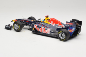 Red Bull RB7 Renault #1 S. Vettel Red Bull Racing World Champion 2011 Minichamps 1:18 110110001 Diecast - image 5 of 6