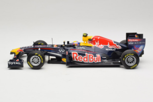 Red Bull RB7 Renault #2 M. Webber Red Bull Racing Showcar 2011 Minichamps 1:18 110110002 Diecast - image 3 of 7