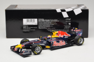 Red Bull RB7 Renault #2 M. Webber Red Bull Racing Showcar 2011 Minichamps 1:18 110110002 Diecast - image 6 of 7