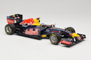 Red Bull RB8 Renault #1 S. Vettel Red Bull Racing Showcar 2012 Minichamps 1:18 110120071 Diecast - image 4 of 7