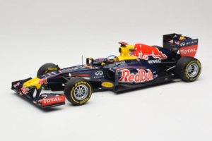 Red Bull RB8 Renault #1 S. Vettel Red Bull Racing Showcar 2012 Minichamps 1:18 110120071 Diecast