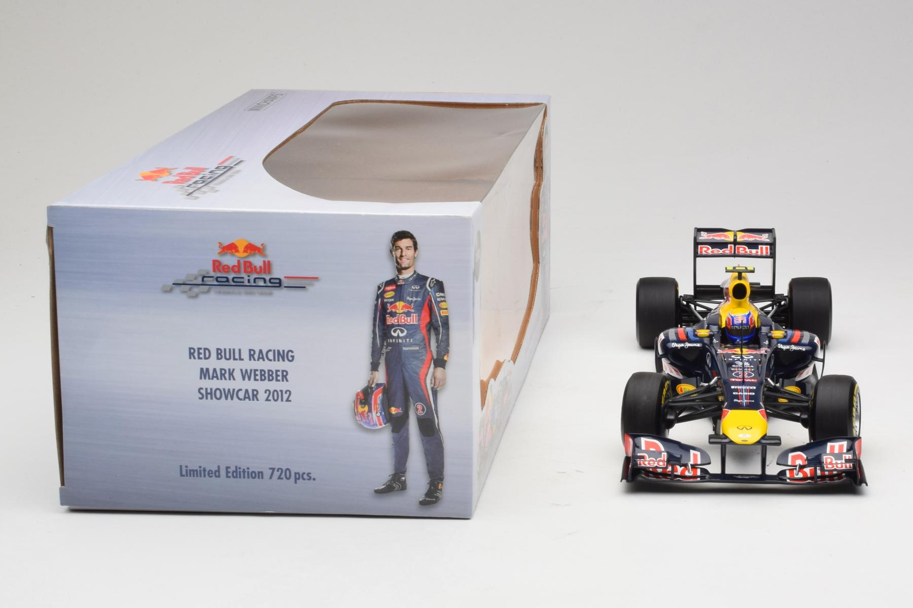 Minichamps Red Bull RB8 Webber Showcar 1:18 Diecast