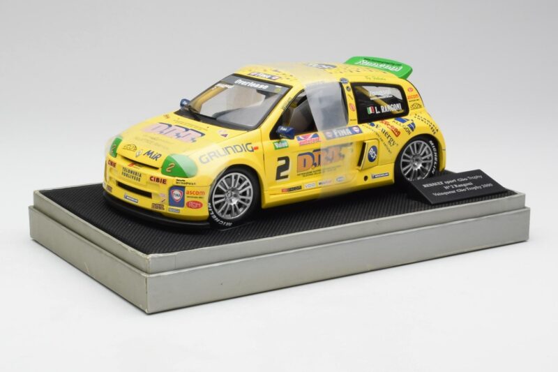Renault Clio Sport #2 E. Rangoni Renault Clio Trophy Winner 2000 Universal Hobbies 1:18 7711218616 Diecast