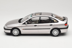 Renault Laguna V6 3.0 Baccara Opal Grey Otto 1:18 OT1185 Resin - image 3 of 6