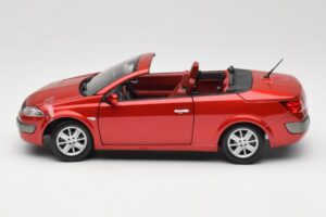 Renault Megane Mk1 CC Red Solido 1:18 8152 Diecast - image 4 of 8