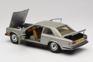 Rolls-Royce Camargue Silver Diamond Edition Bburago 1:18 3001-M3 Diecast - image 5 of 8