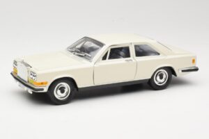 Rolls-Royce Camargue White Bburago 1:22 3001-M1 Diecast