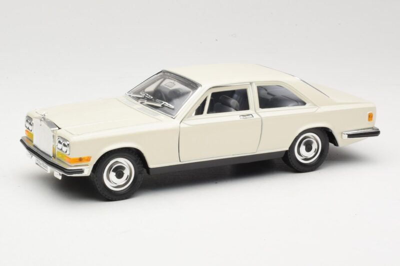 Rolls-Royce Camargue White Bburago 1:22 3001-M1 Diecast