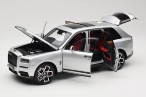 Rolls-Royce Cullinan Silver With Shadow Wheels OEM 1:18 028-16A Diecast - image 2 of 8