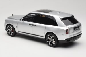 Rolls-Royce Cullinan Silver With Shadow Wheels OEM 1:18 028-16A Diecast - image 7 of 8
