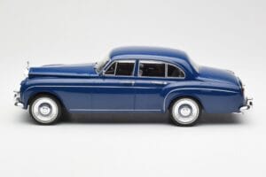 Rolls-Royce Silver Cloud III Flying Spur Mulliner RHD Dark Blue MCG 1:18 MCG18124 Diecast - image 3 of 6