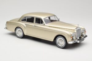 Rolls-Royce Silver Cloud III Flying Spur H.J. Mulliner Gold MCG 1:18 MCG18058 Diecast - image 4 of 6