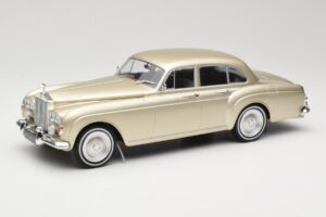 Rolls-Royce Silver Cloud III Flying Spur H.J. Mulliner Gold MCG 1:18 MCG18058 Diecast