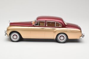 Rolls-Royce Silver Cloud III Flying Spur H.J. Mulliner Red & Gold MCG 1:18 MCG18132 Diecast - image 3 of 6