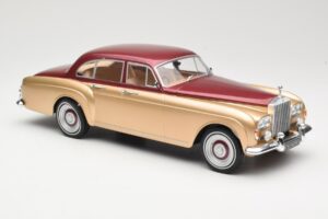 Rolls-Royce Silver Cloud III Flying Spur H.J. Mulliner Red & Gold MCG 1:18 MCG18132 Diecast - image 4 of 6