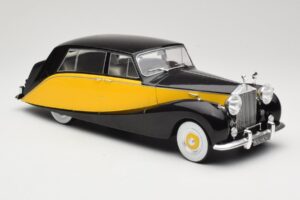 Rolls-Royce Silver Wraith Empress by Hooper Black & Yellow MCG 1:18 MCG18066 Diecast - image 4 of 6