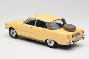 Rover 3500 V8 P6 Cream MCG 1:18 MCG18046 Diecast - image 5 of 6