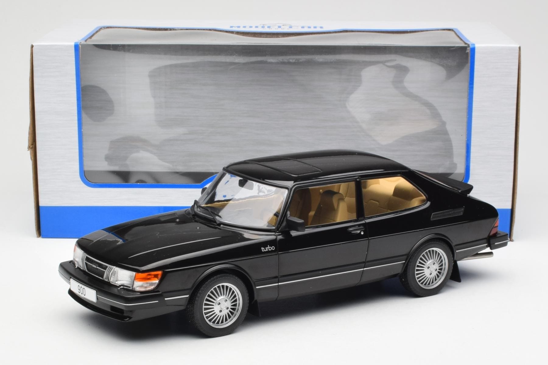 Saab 900 Turbo Black MCG 1:18