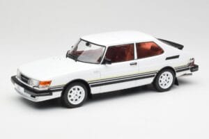 Saab 900 Turbo White MCG 1:18 MCG18339 Diecast