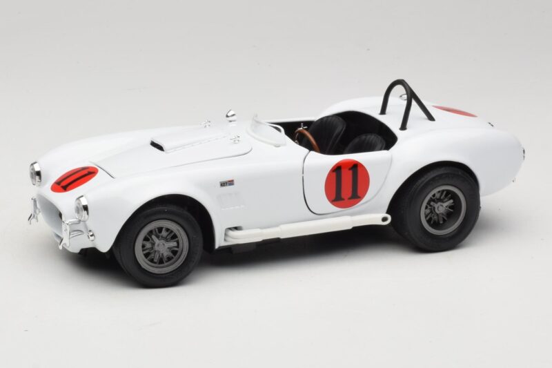 Shelby Cobra 427 S/C White Auto World 1:18 Shelby Cobra 427 S/C White Auto World 1:18 AWSS104 Diecast