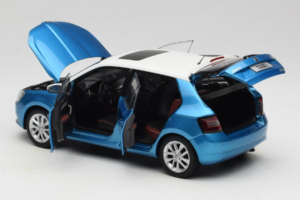 Skoda Fabia Mk3 Blue OEM 1:18 ZSF000004BLA Diecast - image 5 of 8