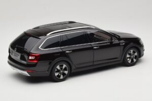 Skoda Octavia Mk4 Combi Brown Paudi Model 1:18 ZMR000005BRA Diecast - image 3 of 8